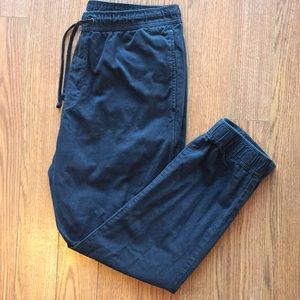 CLEAROUT! Men’s American Eagle chino jogger Large